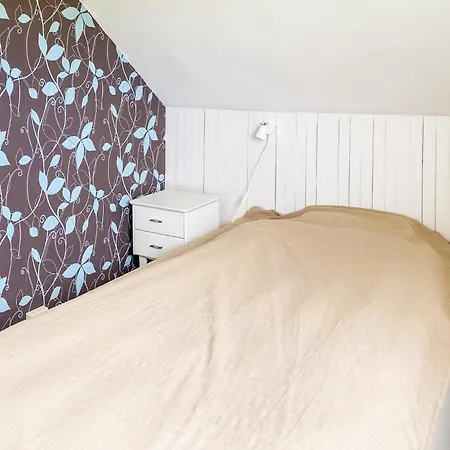 Front In With Kitchen * Smola